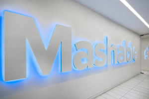 Mashable_1.22_Signage