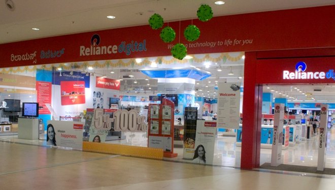 Reliance Retail Planning To Affiliate With Flipkart, Snapdeal For ...