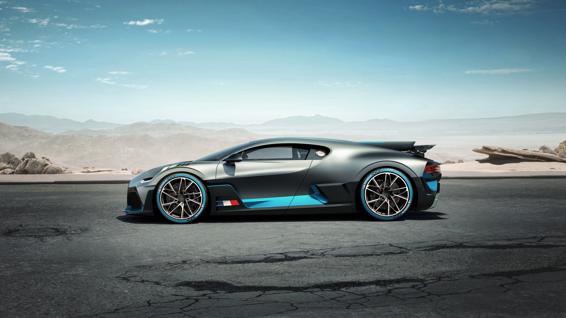 Bugatti Divo is a 1500HP, $5.8 million Hypercar Built for Corners ...