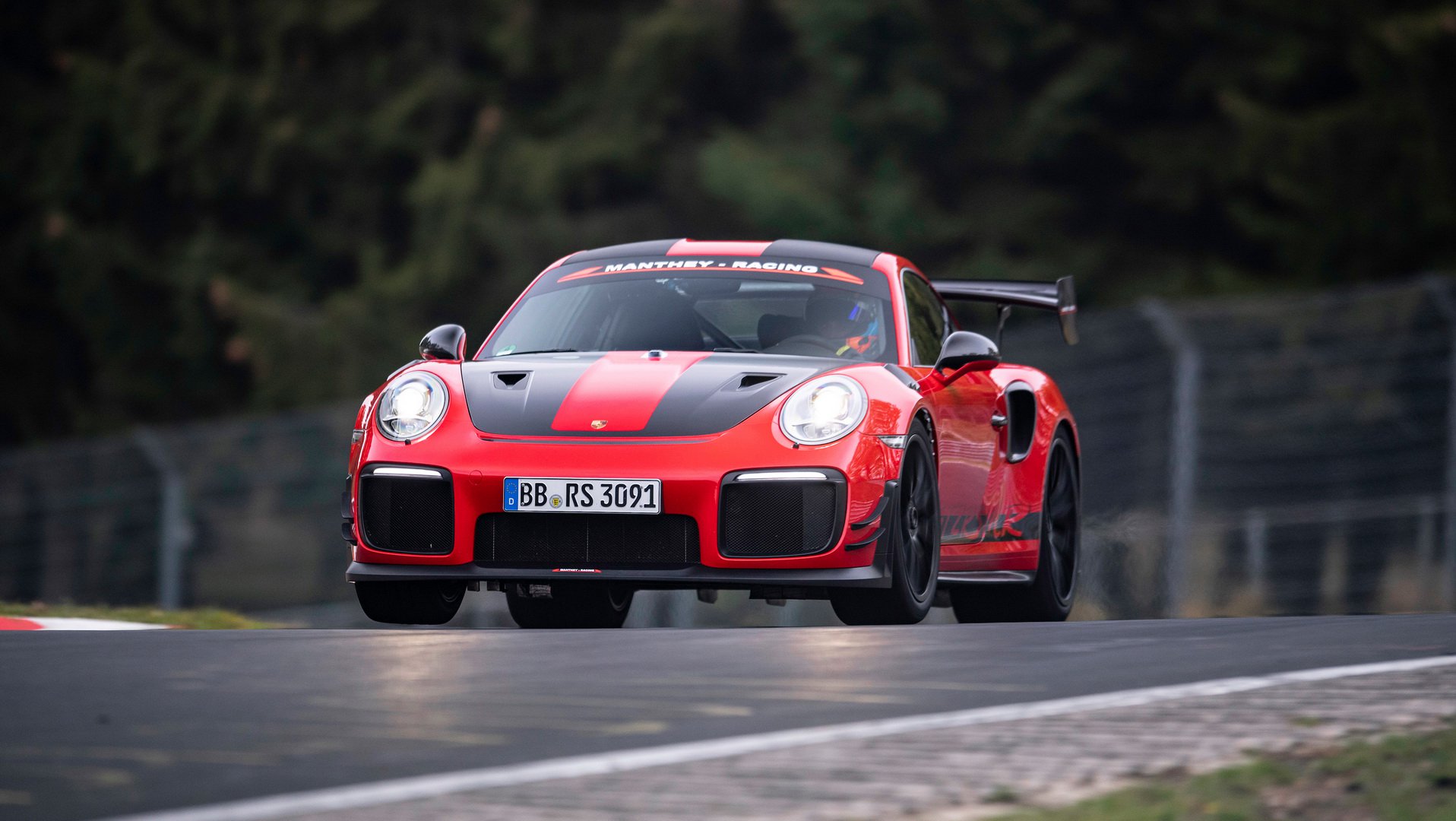 911 GT2 RS MR nurburgring record