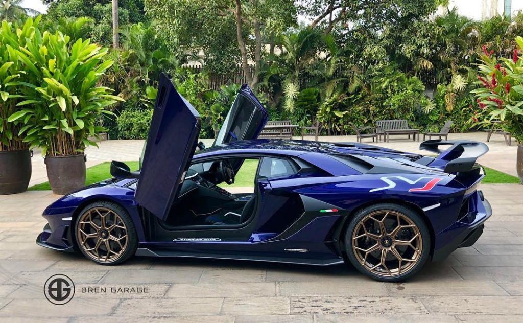 Lamborghini Aventador SVJ Bren garage