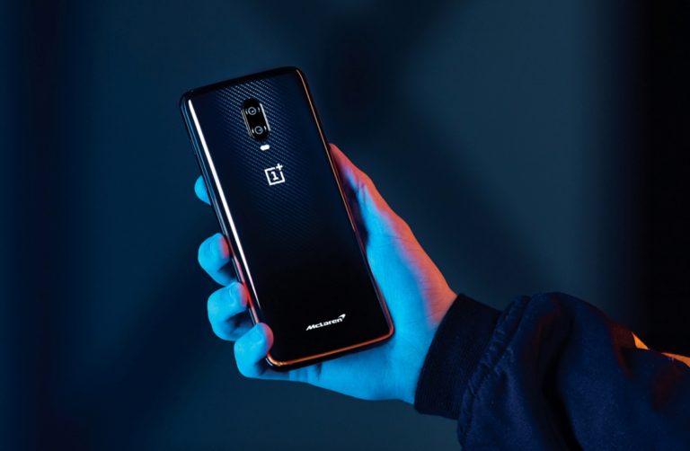 OnePlus 6T McLaren Edition carbon fiber