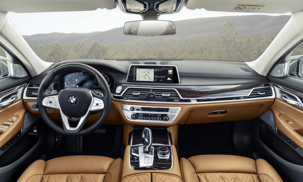 2020 BMW 7 Series cabin dashboard