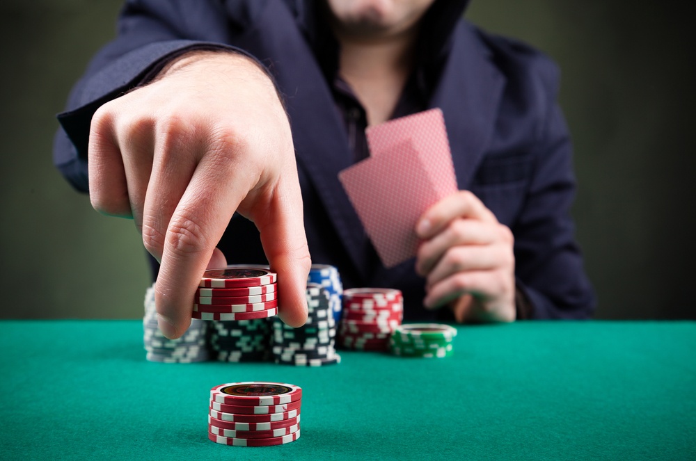 How Does Betting Work In Poker