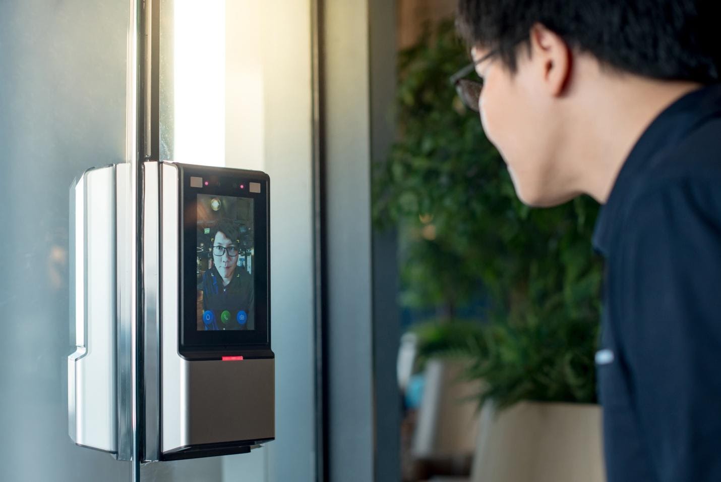 Here's Why Your Office Needs a Face Recognition Based Attendance System - TechStory