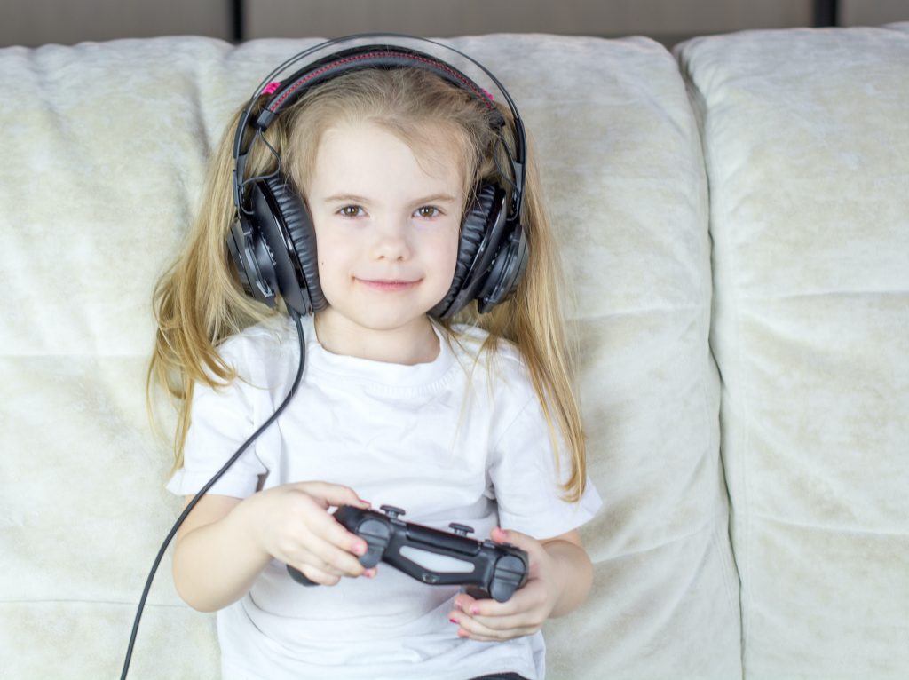 Kid gaming 