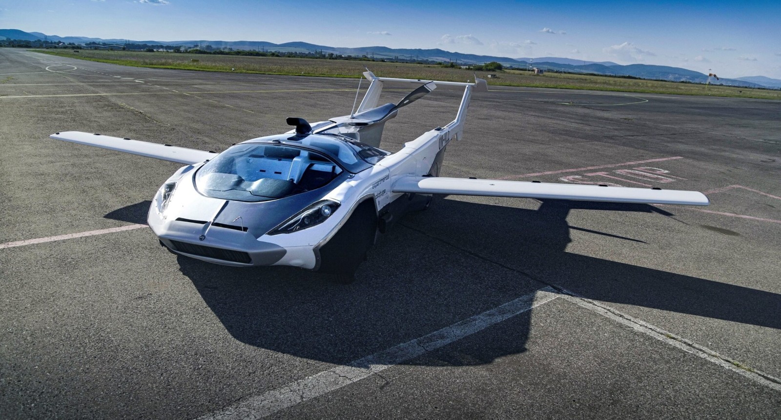 Flying car prototype completes a 35-minute test flight ...