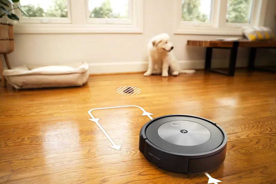 The dog poop avoiding feature is only available on the new Roomba j7+. Image: iRobot