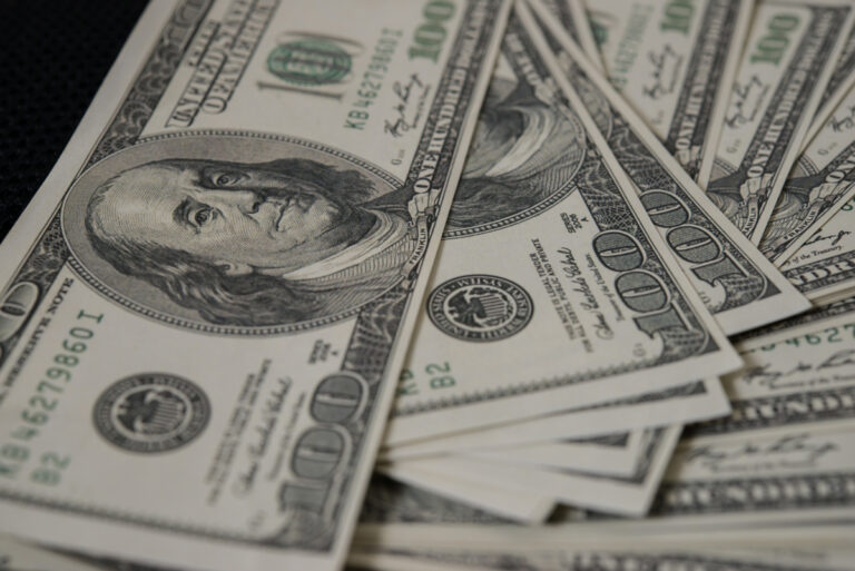 $100 dollar background