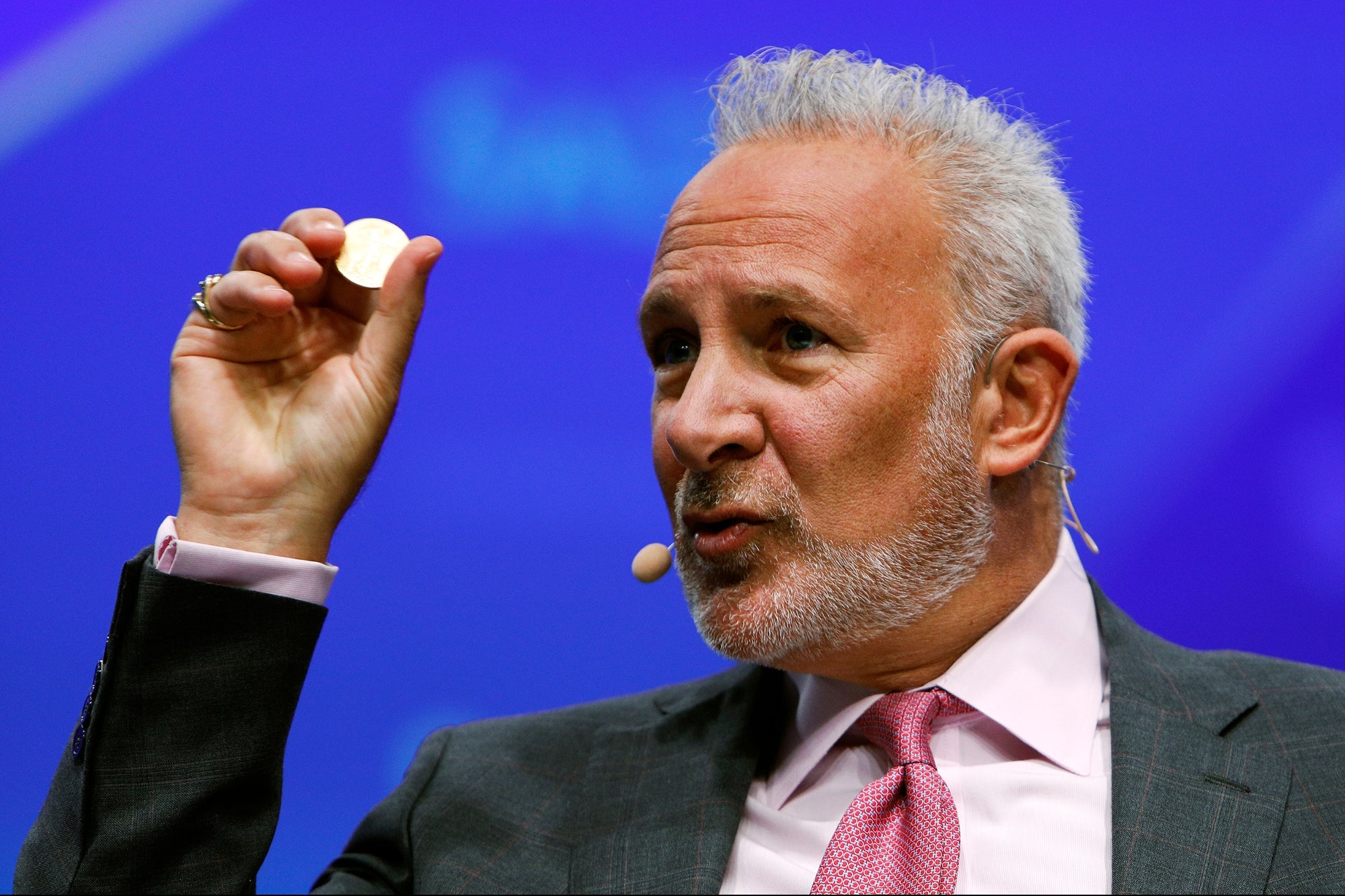 Twitter roasts Peter Schiff over his take on Gold Vs Bitcoin - TechStory