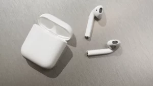 Airpods by CNET