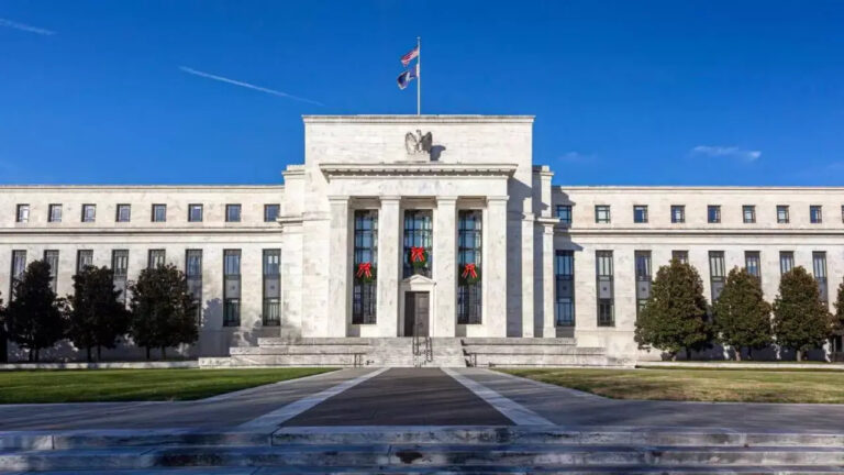 According to officials in the Federal Reserve, unemployment in the country will also go up to 4.1% by 2024, which will result in a recession.