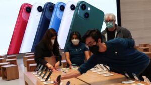 Staff at an Apple store during Covid-19