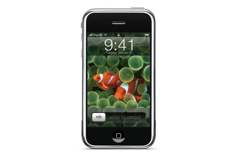 iPhone Clownfish Wallpaper to be back again with iOS 16