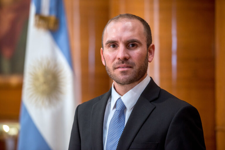 Agrentina's economic minister quits