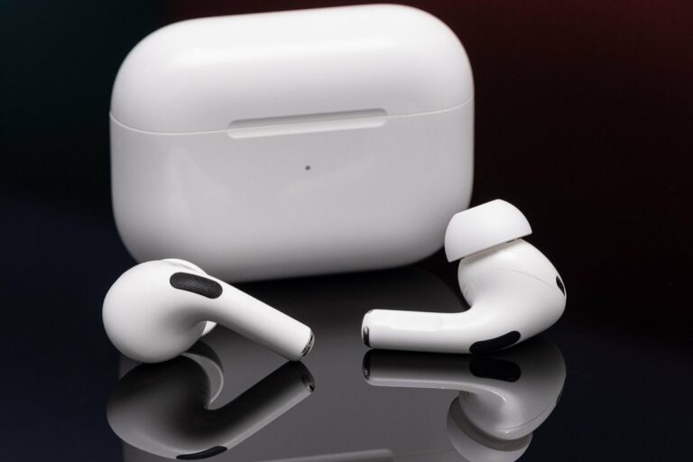 Apple planning towards manufacturing the AirPods and Beats headphones in India
