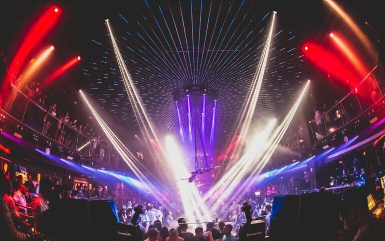 In crypto hype, crypto nerds spent money on champagne-filled bathtubs: Miami nightclubs