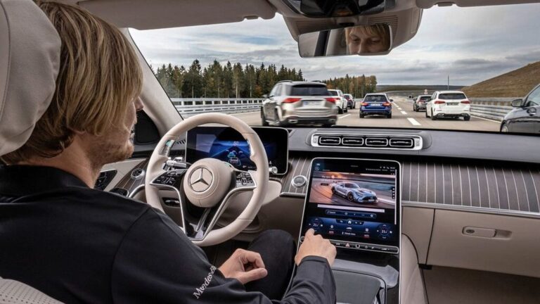 Mercedes-Benz becomes world's first to get Level 3 autonomous driving approval