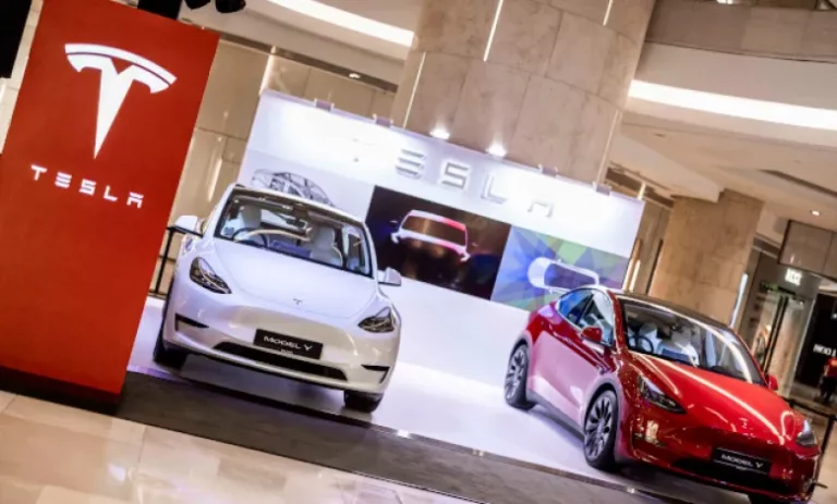 The IRS invites consumers to comment on electric vehicle tax credit qualifications
