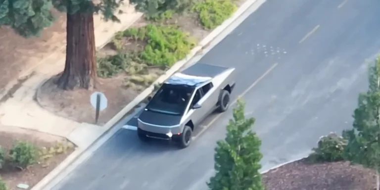 Tesla Cybertruck is starting to look more refined with new black tonneau cover