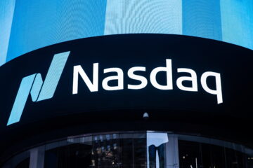 Three-Day Winning Streak for Nasdaq Following Strong Retail Sales Figures