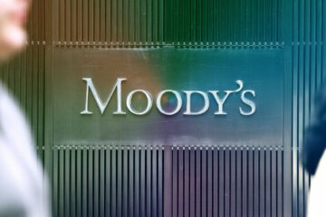 Six Major U.S. Banks Under Review as Moody's Downgrades Signature Bank to Junk