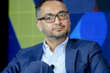 Illumina's CEO Francis deSouza Resigns Amid Mounting Pressure from Regulators