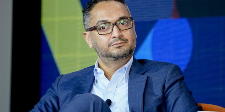 Illumina's CEO Francis deSouza Resigns Amid Mounting Pressure from Regulators