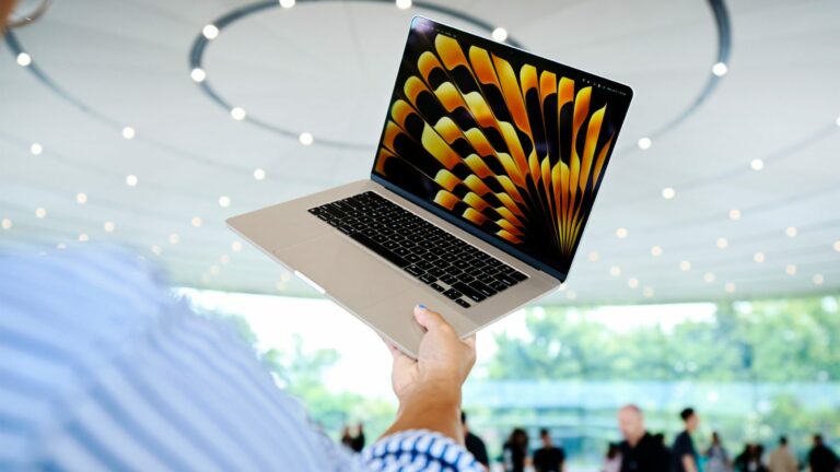 Introducing the 15-inch MacBook Air M2 | Apple's Latest Innovation