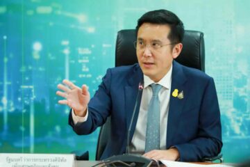 Chaiwut Thanakamanusorn Administration Threatens Facebook Shutdown in Thailand
