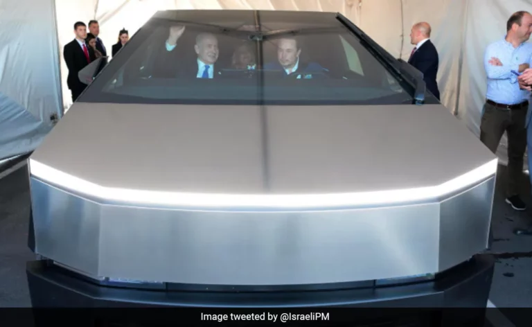 Elon Musk showing Tesla Car to Israeli PM