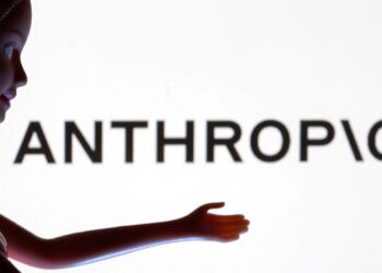 Rival Prank: Anthropic Sends Thousands of Paper Clips to OpenAI Offices