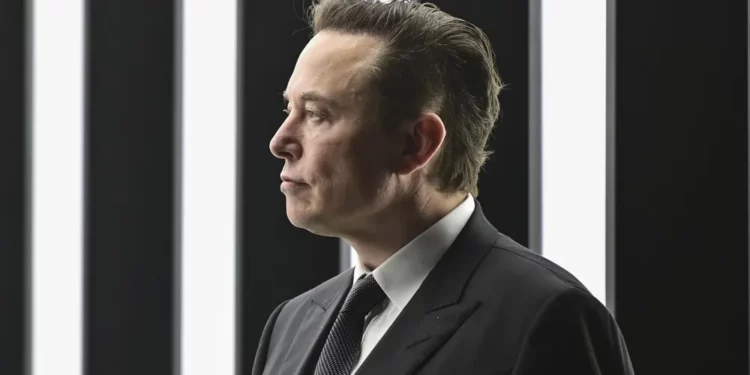 Elon Musk Threatens “Thermonuclear Lawsuit” Against Media Watchdog Amid Ad Exodus on X