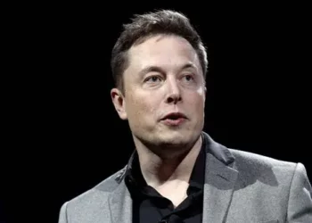 Elon Musk Reveals Tesla's 'Actually Smart Summon' for Autonomous Parking"