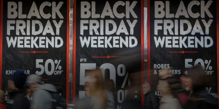 Black Friday Online Shopping Hits Record Highs Amidst Holiday Uncertainty