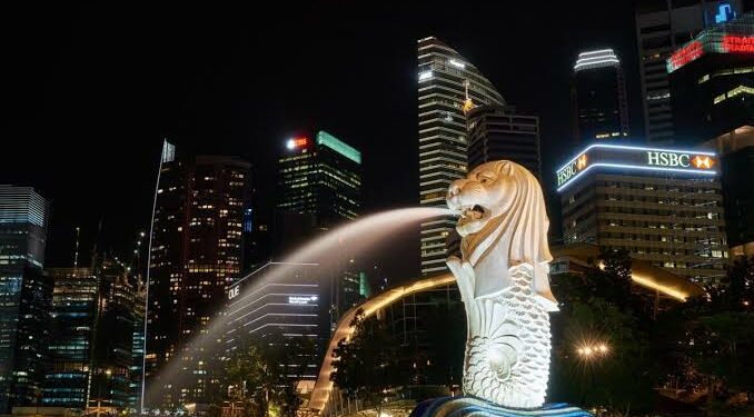 Monetary Landscape of Singapore: Central Bank Chief Dismisses Role for Private Cryptocurrencies