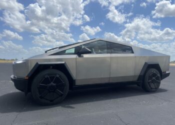 Elon Musk in Cybertruck