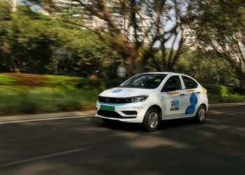 BluSmart Nets $24 Mn In Fresh Funding To Build EV Charging Superhubs