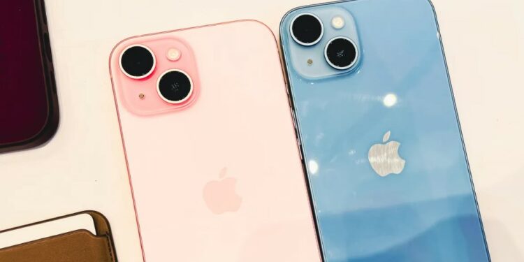 LOOT DEALS - Apple iPhone 15 and iPhone 14 for Huge PRICE SLASH