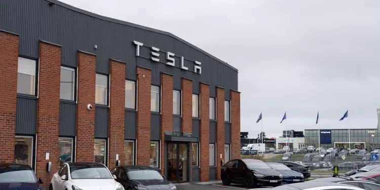 Tesla Strike Expands to Finland and Norway, Impacting Operations