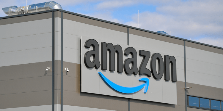 Amazon QLED Smart TV Sale 2023 - Best Deals & Discounts