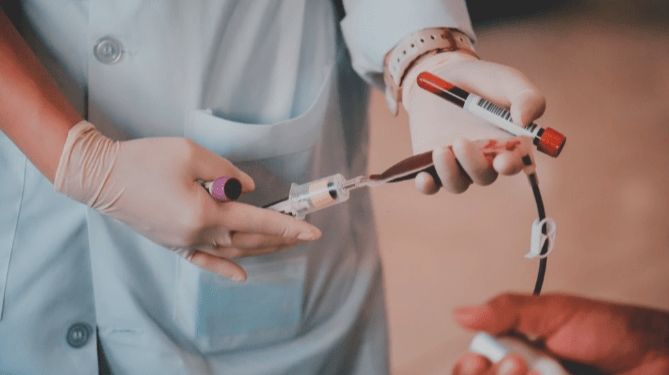 How to Become a Phlebotomist