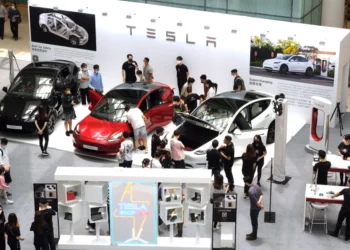 Tesla’s Rear-Wheel-Drive Model 3 No Longer Qualifies for Full Tax Credit