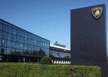 Italian Stallion Shifts Gears: Lamborghini Introduces Four-Day Work Week! ️