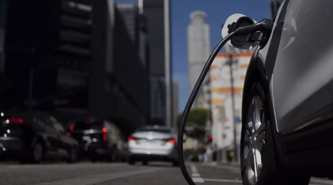 How to Qualify for the Full $7,500 Federal Electric Vehicle Tax Credit
