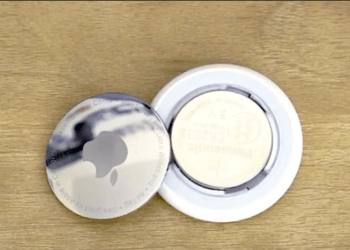 How to Change Airtag Battery
