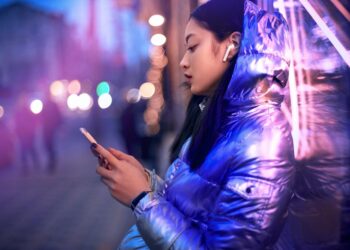 Optimizing App Experiences: A Deep Dive Into How the Latest Smartphone Technologies Transform User Interaction