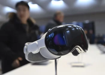 Lost in the Metaverse: Apple Vision Pro Users Face Store Visits for Forgotten Passcodes