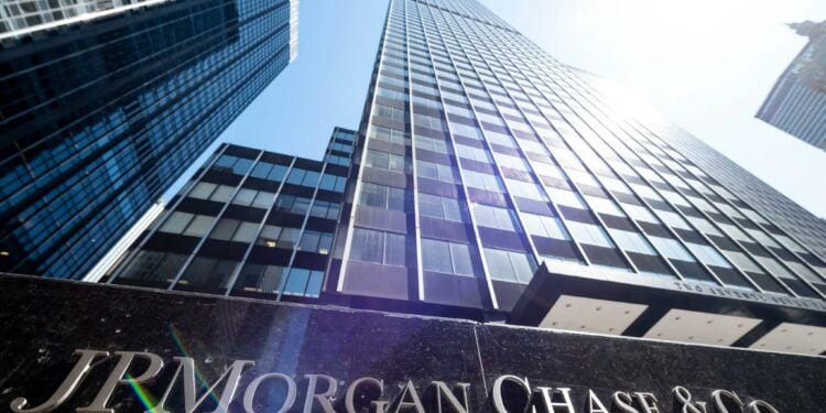 JPMorgan Pioneers AI-Powered Cash Flow Management