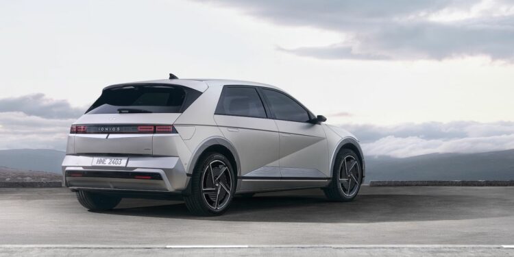 More Miles, More Usable: 2025 Hyundai Ioniq 5 Comes with Bigger Battery and Functional Enhancements